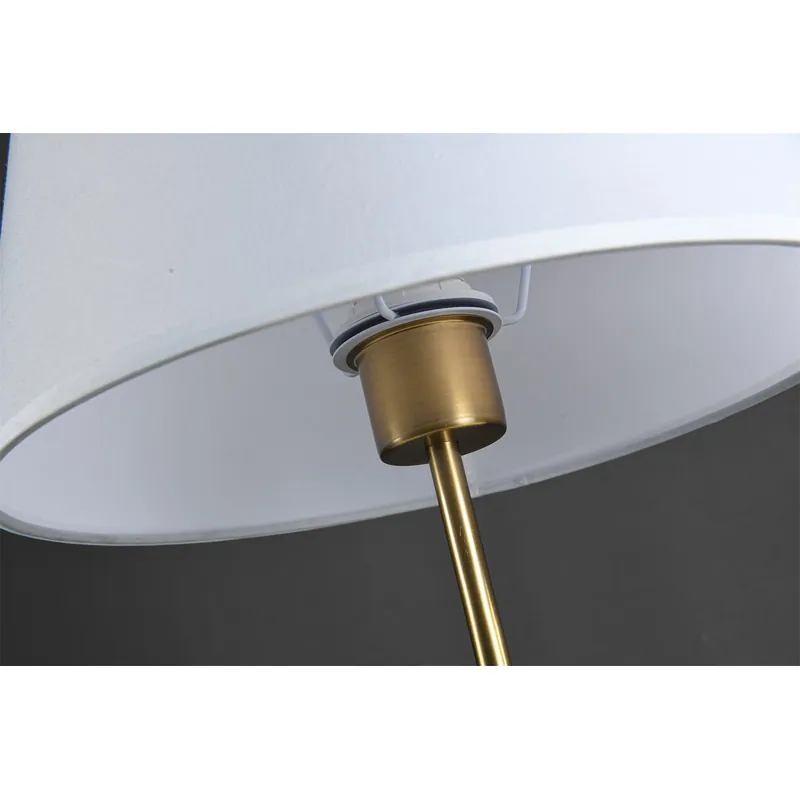 Golden Spire Minimalist Table Lamp