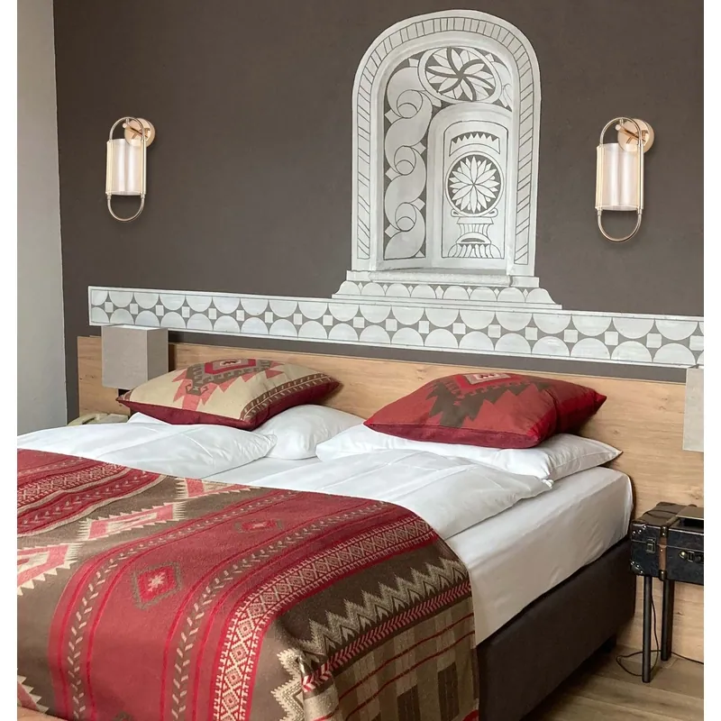 The Heritage Glow Wall Light
