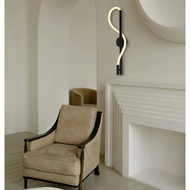 Twisted Elegance Wall Light