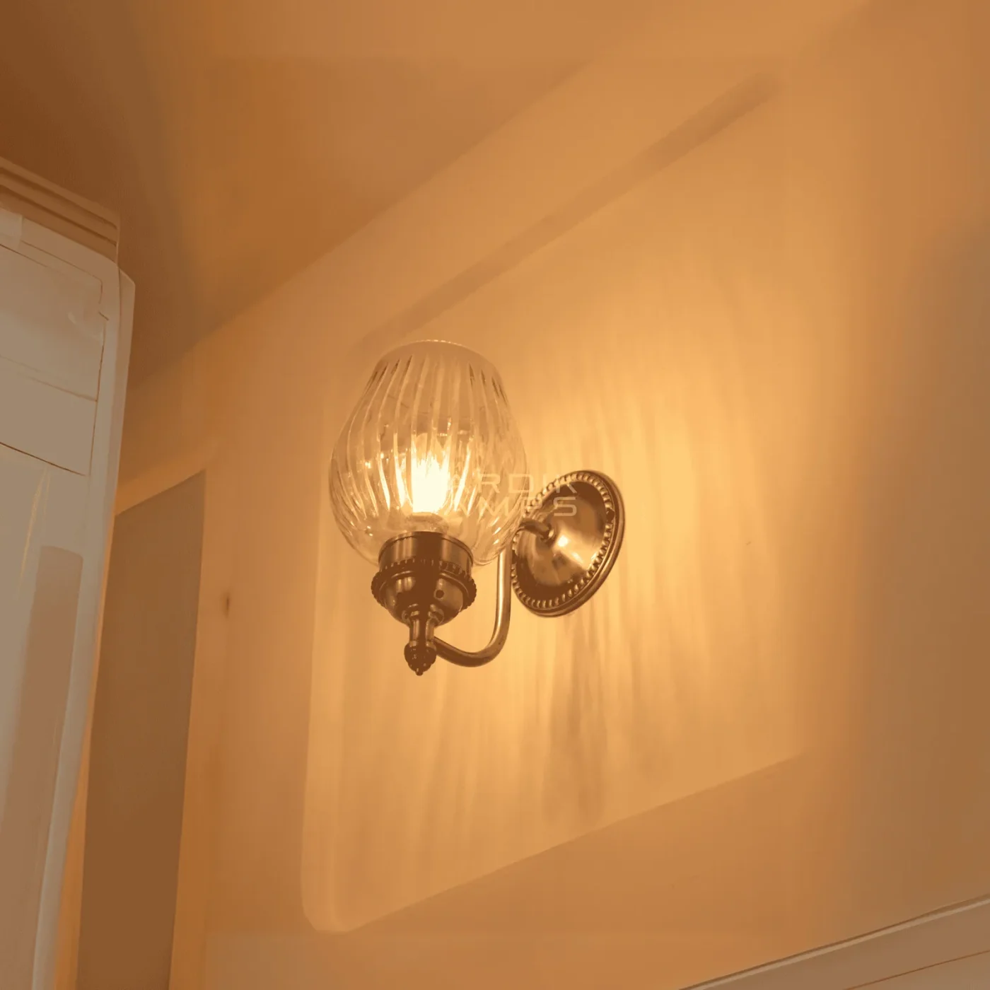 Golden Aura Wall Lamp