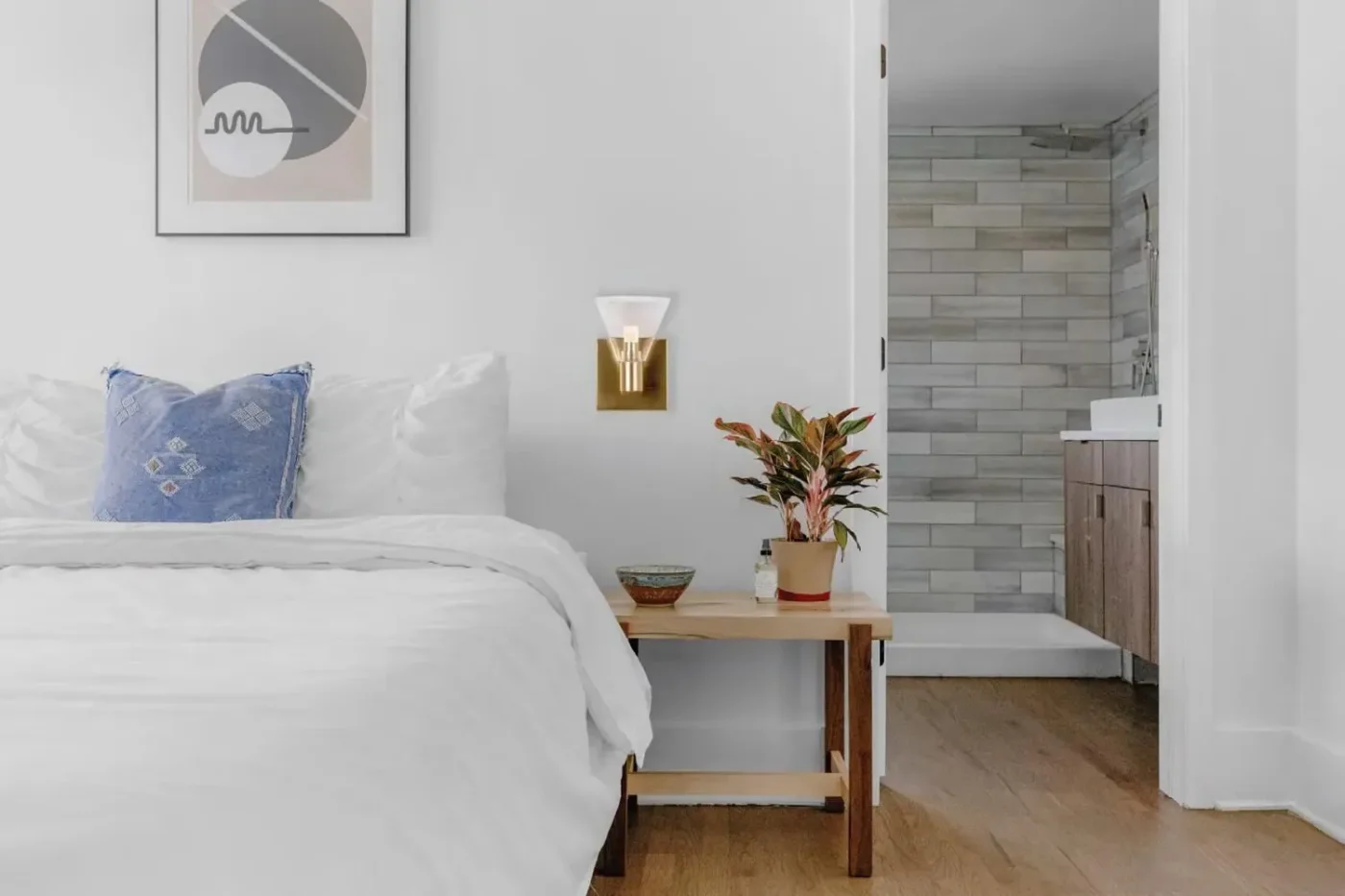 Beta Golden Wall Light